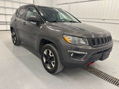 Used 2017 Jeep Compass Trailhawk w/ Leather Interior Group AWD/4WD image 17