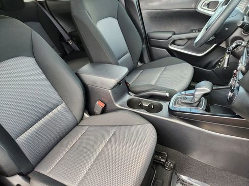 Certified 2025 Kia Soul LX FWD image 19