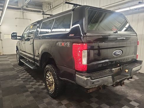 Used 2018 Ford F250 XLT w/ XLT Premium Package AWD/4WD image 7