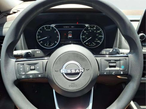 Used 2023 Nissan Rogue SV FWD image 13