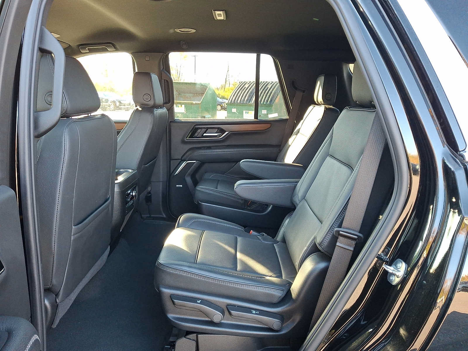 Used 2025 GMC Yukon Denali AWD/4WD image 11