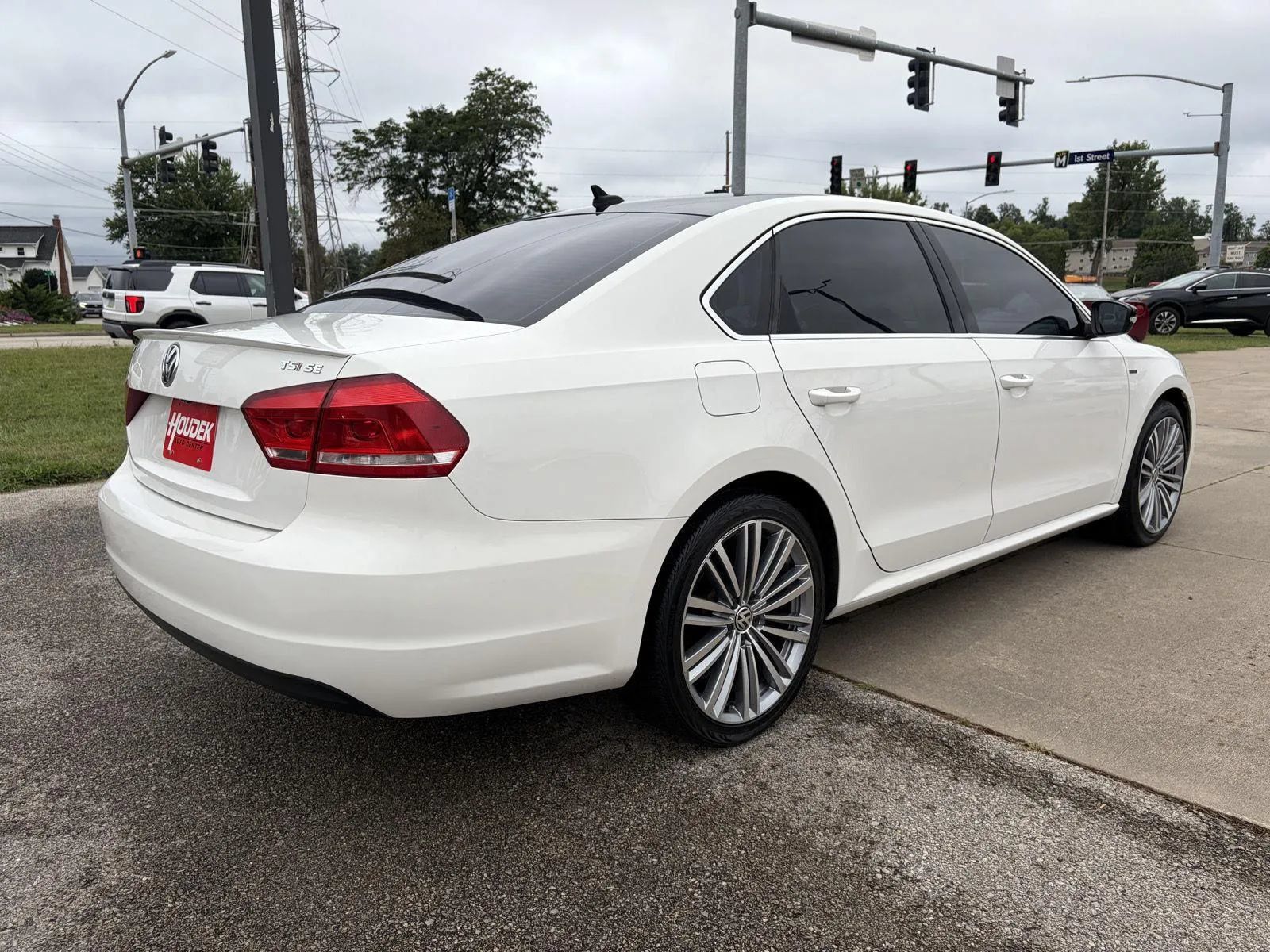 Used 2015 Volkswagen Passat 1.8T Sport FWD image 8