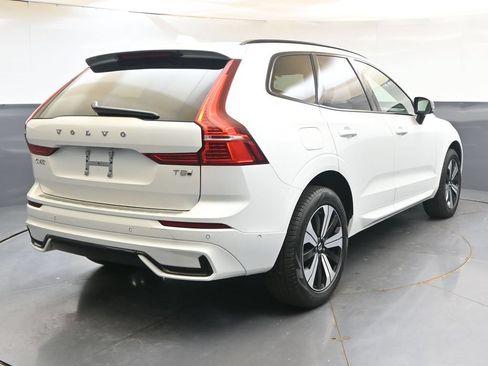 Certified 2025 Volvo XC60 T8 Plus w/ Protection Package Premier AWD/4WD image 5