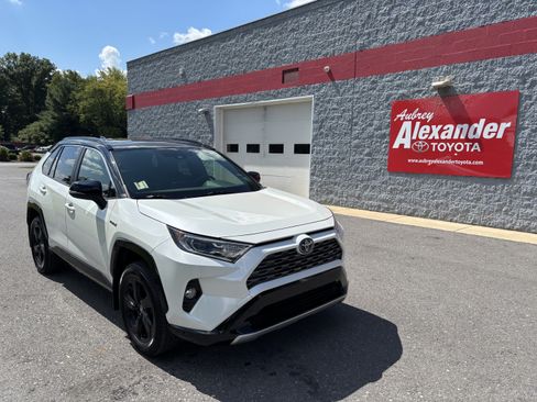 Used 2019 Toyota RAV4 XSE w/ Carpet Mat Package AWD/4WD image 1