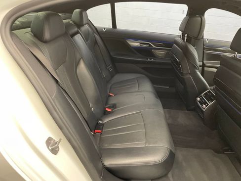 Used 2021 BMW 740i w/ M Sport Package RWD image 29