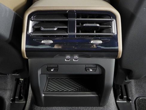 Used 2026 BMW 530i w/ Premium Package RWD image 24