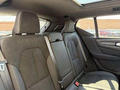 Used 2024 Volvo XC40 Recharge Plus w/ Protection Package Premier RWD image 40