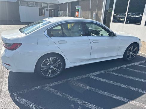 Used 2024 BMW 330i xDrive Sedan w/ Convenience Package AWD/4WD image 3