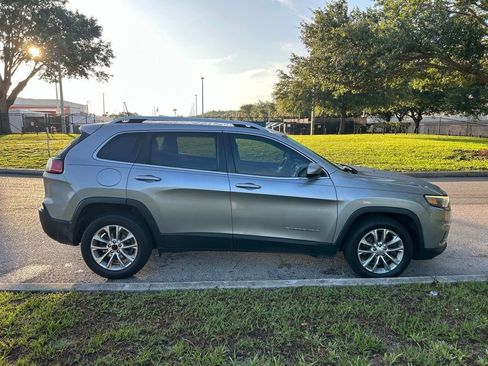 Used 2019 Jeep Cherokee Latitude w/ Popular Appearance Group FWD image 7
