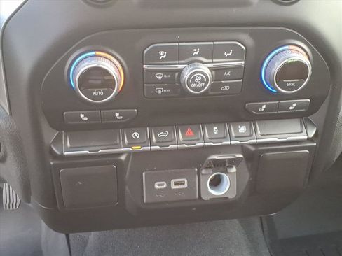 Used 2020 Chevrolet Silverado 1500 LT w/ All-Star Edition image 17