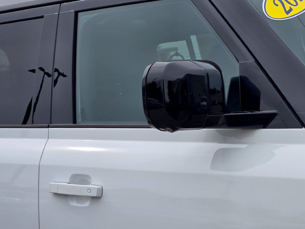 Used 2025 Land Rover Defender 110 S AWD/4WD image 5