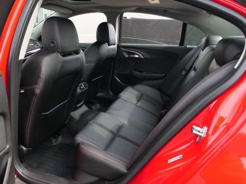 Used 2015 Chevrolet SS / 6.2L V8 / Sunroof / Heated & image 20