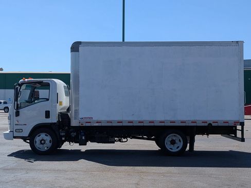 Used 2023 Isuzu NPR RWD image 4