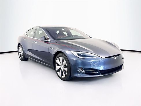 Used 2021 Tesla Model S Long Range Plus image 26
