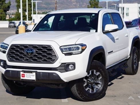 Used 2023 Toyota Tacoma TRD Off-Road image 4