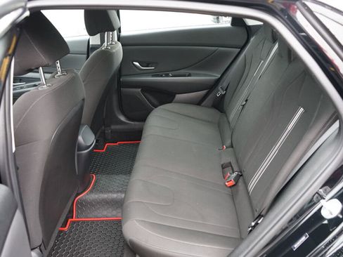 Certified 2023 Hyundai Elantra SEL w/ Convenience Package image 17