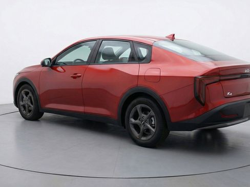 Used 2025 Kia K4 LXS image 6