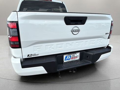 Used 2024 Nissan Frontier SV RWD image 9