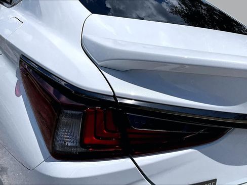 Used 2019 Lexus ES 350 F Sport w/ Accessory Package 2 FWD image 29