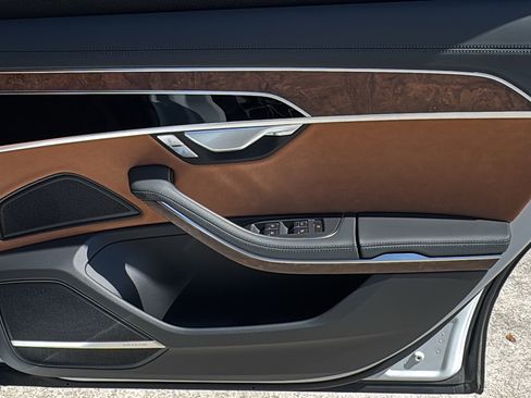 Used 2025 Audi A8 L 3.0T image 27