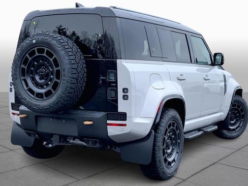 New 2026 Land Rover Defender 110 AWD/4WD image 3
