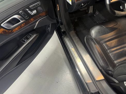 Used 2014 Mercedes-Benz SL 63 AMG image 13