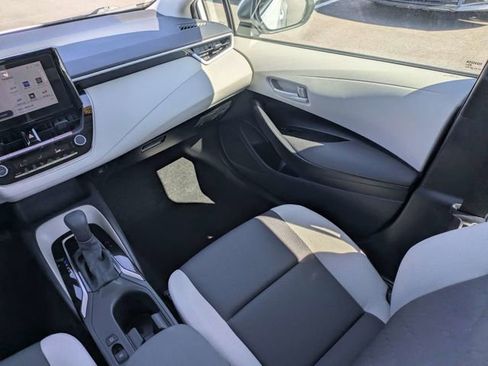 Used 2025 Toyota Corolla LE image 16