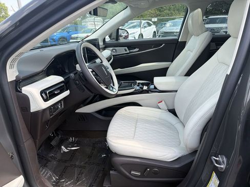 Certified 2023 Lincoln Nautilus Black Label AWD/4WD image 11