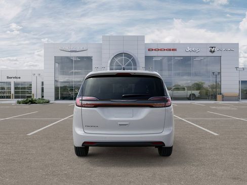 New 2026 Chrysler Pacifica Select FWD image 7