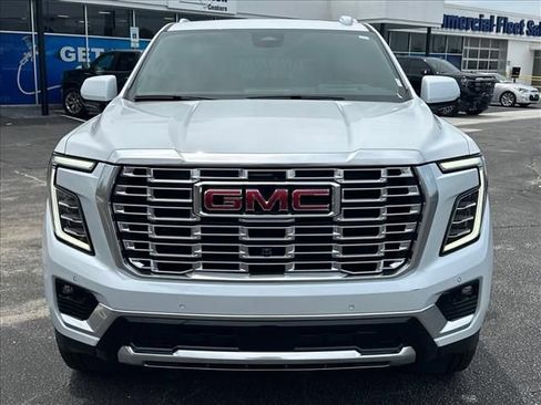 New 2026 GMC Yukon Denali w/ Denali Reserve Package AWD/4WD image 4