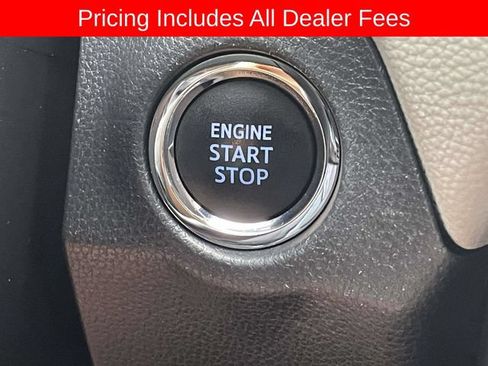 Used 2020 Toyota RAV4 XLE AWD/4WD image 29