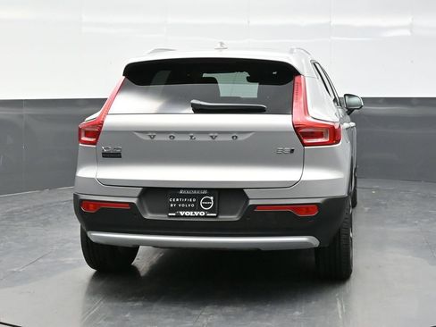 Used 2025 Volvo XC40 B5 Plus AWD/4WD image 6
