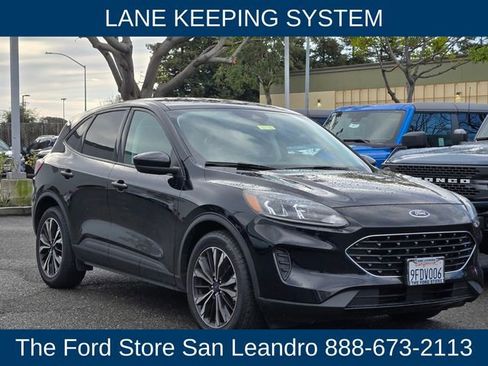 Certified 2022 Ford Escape SE w/ SE Sport Appearance Package image 8