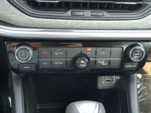 Used 2022 Jeep Compass Sport AWD/4WD image 26