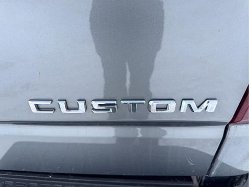 Used 2019 Chevrolet Silverado 1500 Custom w/ Custom Value Package image 10