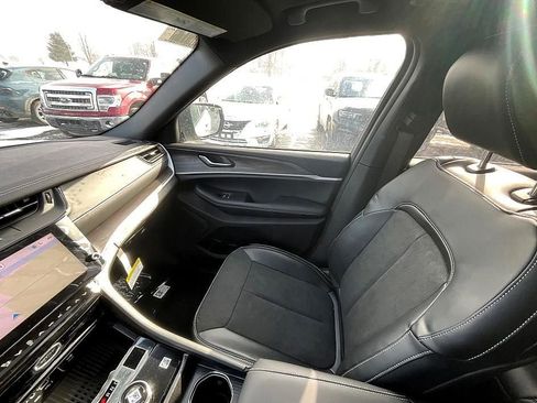 New 2026 Jeep Grand Cherokee Altitude AWD/4WD image 29