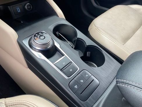 Used 2020 Ford Escape Titanium image 11