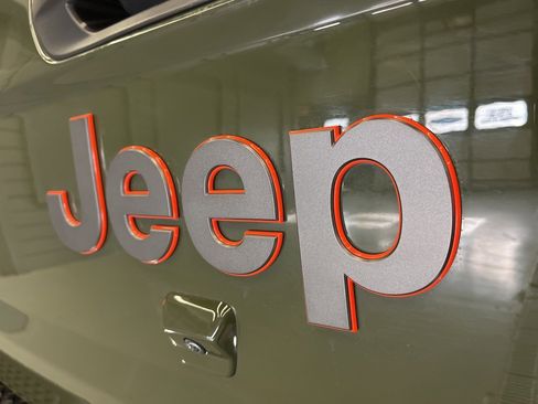 Used 2023 Jeep Gladiator Mojave image 39