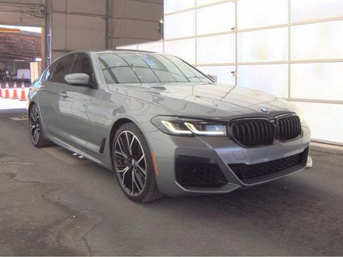 Used 2023 BMW 540i w/ M Sport Package RWD image 3