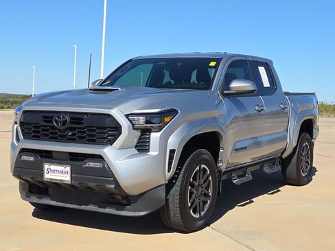 Used 2024 Toyota Tacoma TRD Sport AWD/4WD image 3