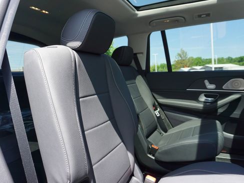 New 2026 Mercedes-Benz GLS 450 4MATIC image 44