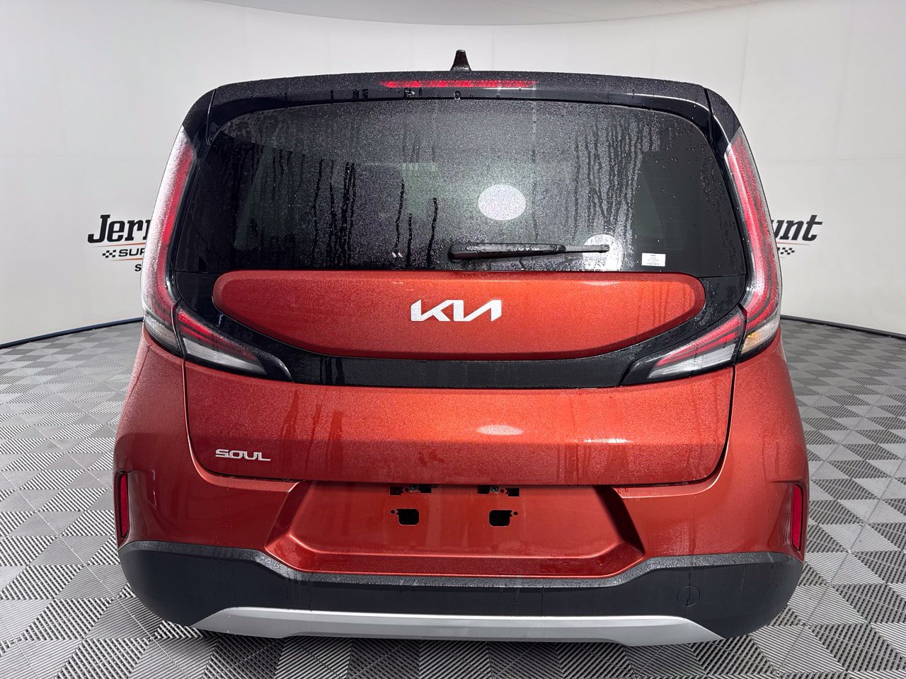 Used 2025 Kia Soul LX w/ LX Technology Package FWD image 8