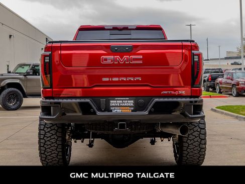 Used 2025 GMC Sierra 2500 AT4X image 8