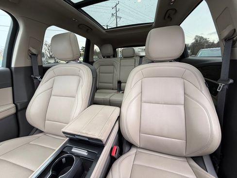 Used 2025 Lincoln Nautilus Premier w/ Equipment Group 102A image 28