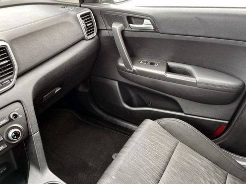 Used 2020 Kia Sportage LX image 29