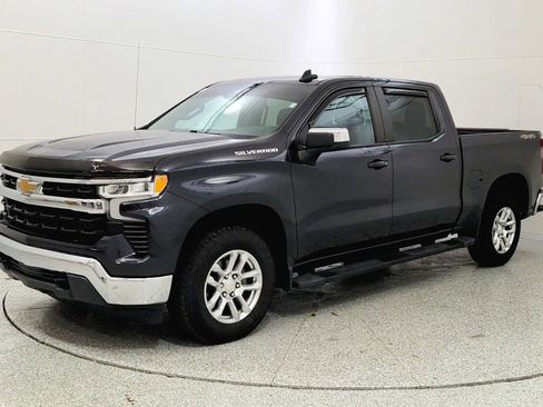 Used 2022 Chevrolet Silverado 1500 LT image 3