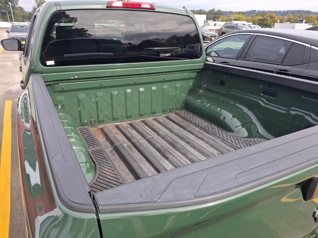 Used 2023 Nissan Frontier SV w/ Technology Package RWD image 11