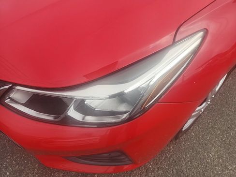 Used 2019 Chevrolet Cruze Sedan FWD image 5