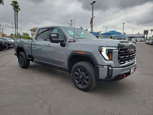 Used 2024 GMC Sierra 2500 AT4 w/ AT4 Premium Plus Package image 2