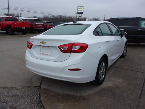 Used 2018 Chevrolet Cruze LS w/ LS Fleet Convenience Package FWD image 6